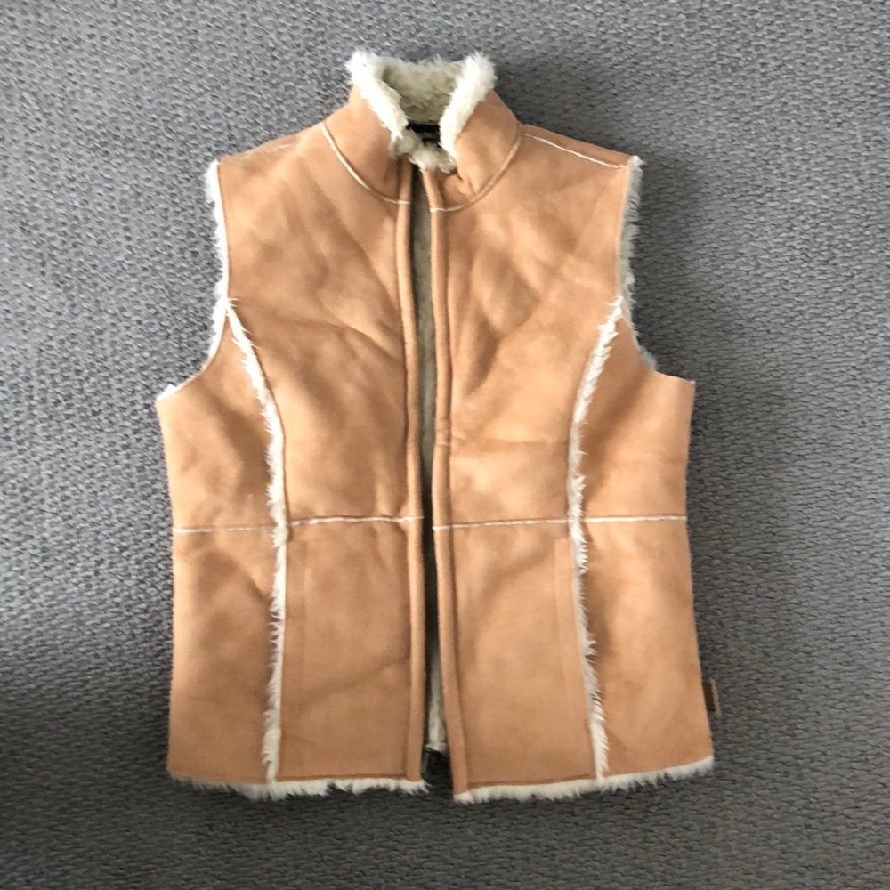 FURRY VEST - Picture 2 of 3